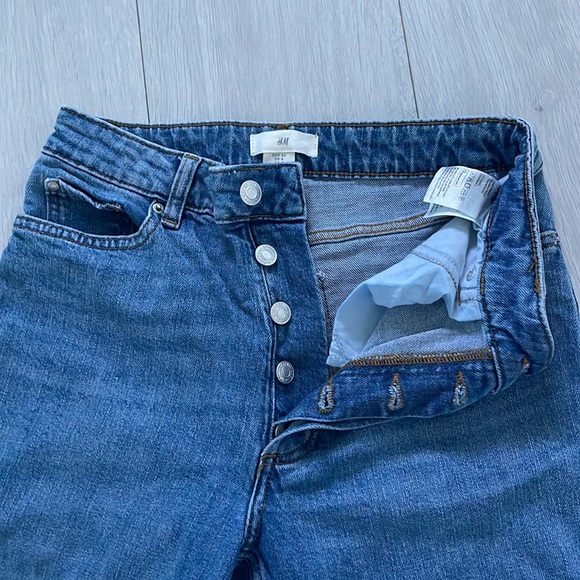 Straight mom jeans bought from H&M, size US 4. - Picture 3 of 4